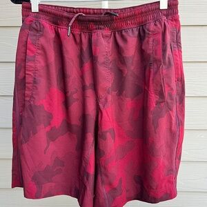 Lululemon Men’s Camo Athletic Shorts Size Large Above Knee